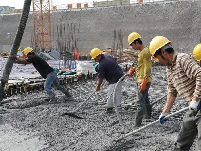 水泥混凝土路面施工有什么材料要求？